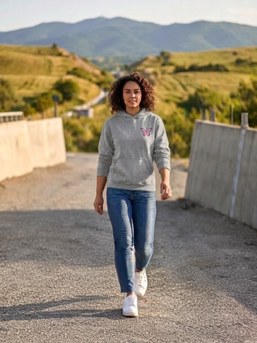 Hoodie "Butterfly Minimal" — Edición Floral 🦋🌸
